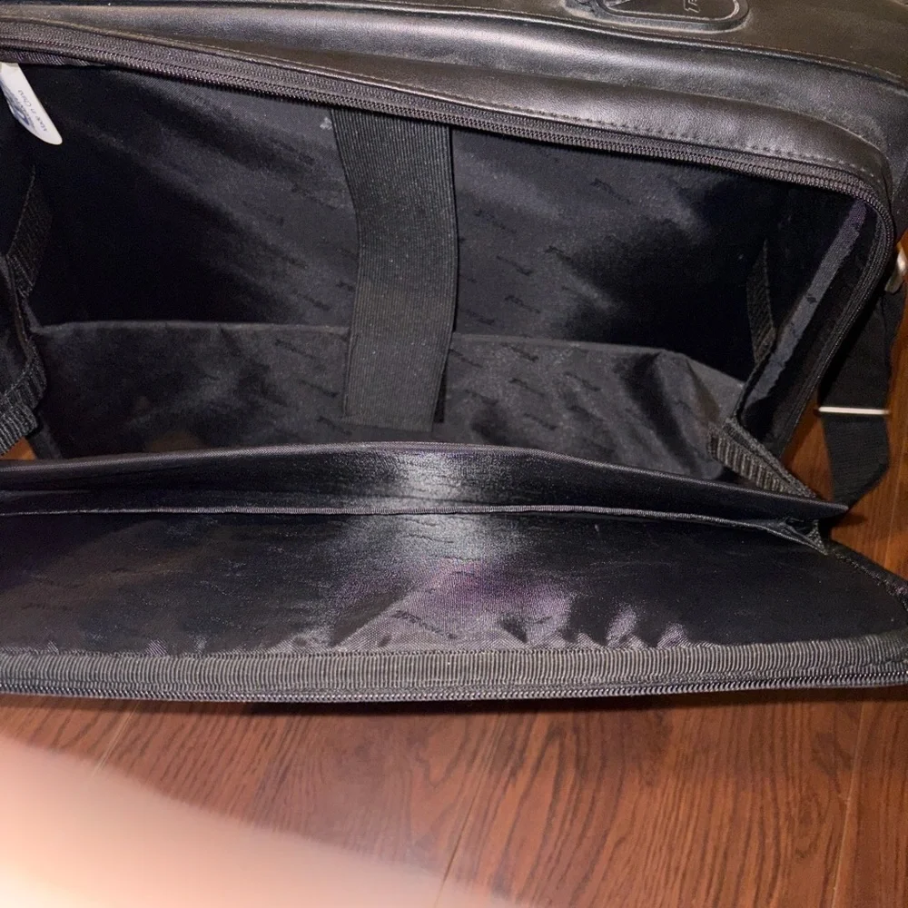 Targus Black Leather Briefcase with Silver Hardware